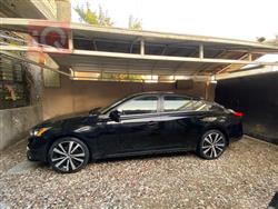 نيسان ألتيما